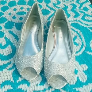 Davids bridal size 9 Cinderella sparkle slippers